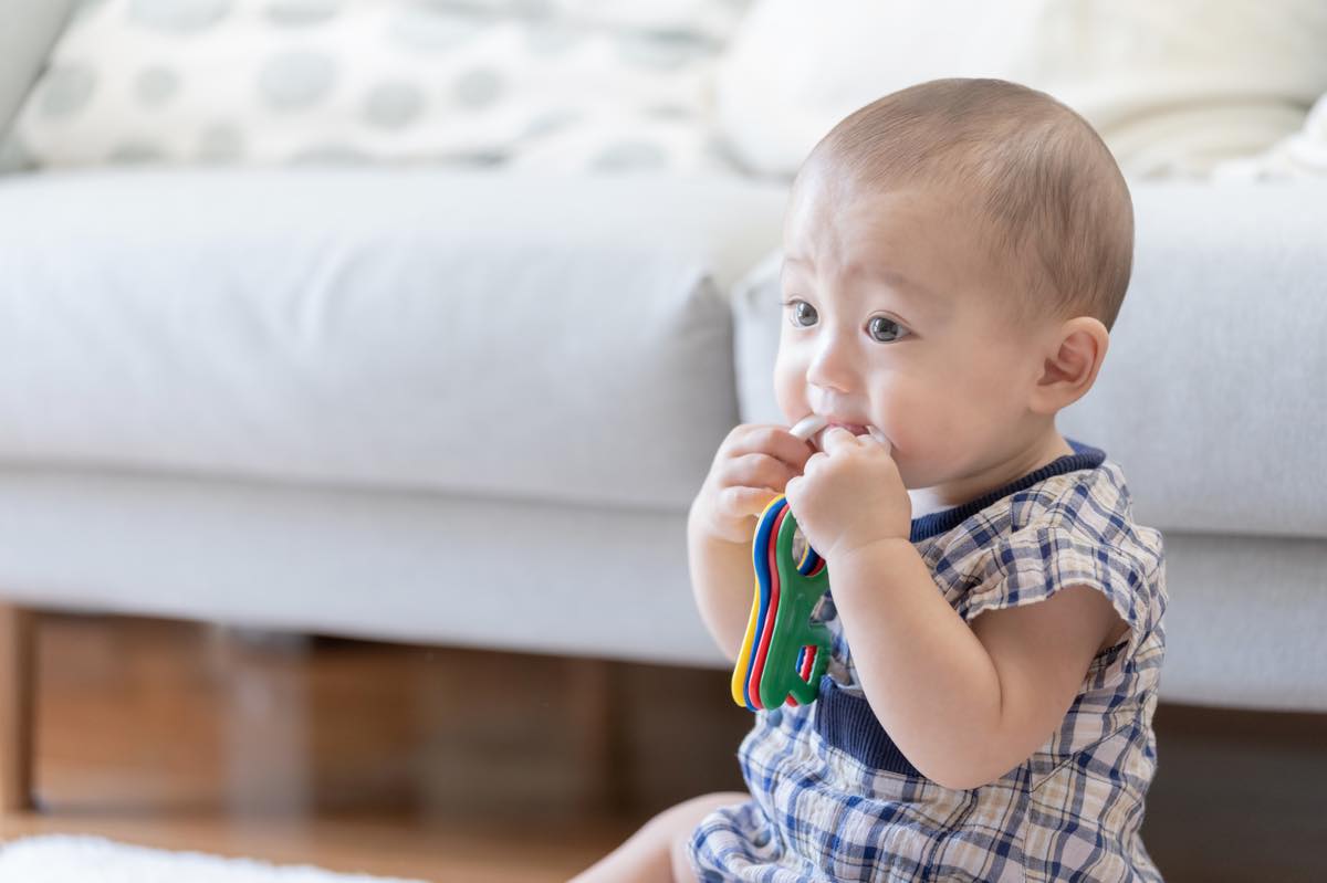 幼児の歯ぎしりの原因は？ 受診が必要なケースはどんな時？